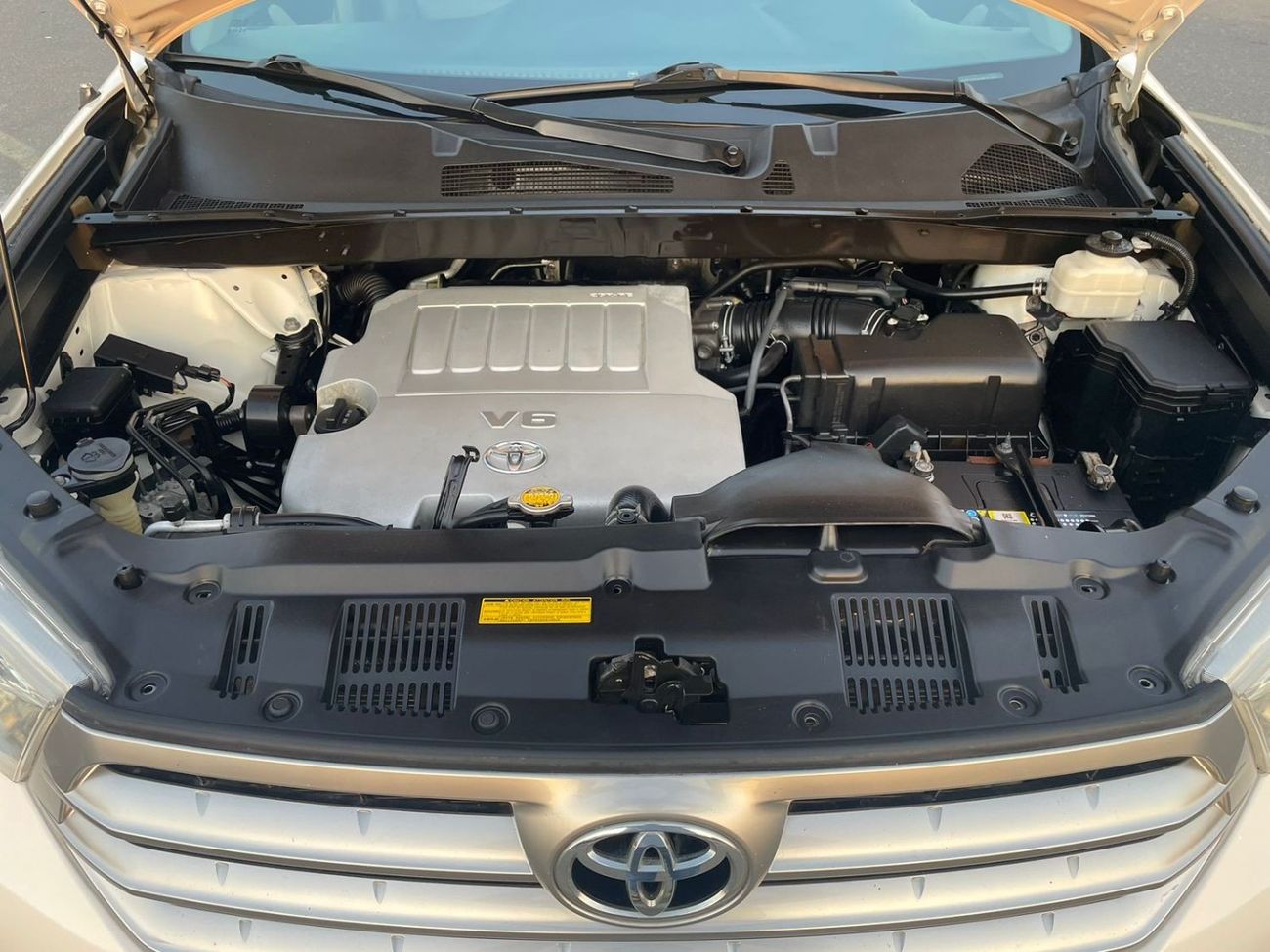 تويوتا هايلاندر 2012 Toyota Highlander LE+ MidOption - 3.5L V6 - 7 Seater - Fully Maintained - 90,000 Mileage