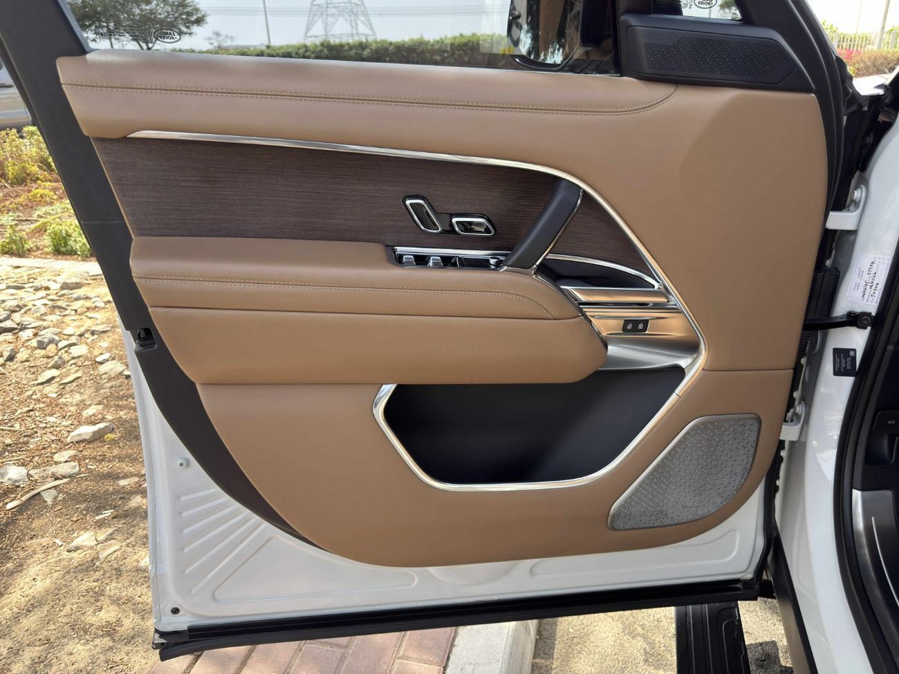 Land Rover Range Rover Autobiography P530 4.4L GCC SPEC NEAT AND CLEAN UNDER WARRANTY AND SERVICE