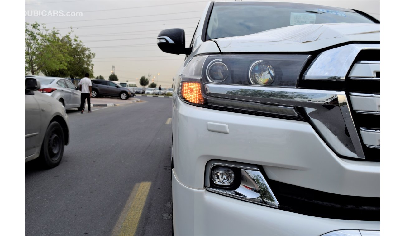 Toyota Land Cruiser GXR - WHITE EDITION - V6 - SPECIAL OFFER ON CALL