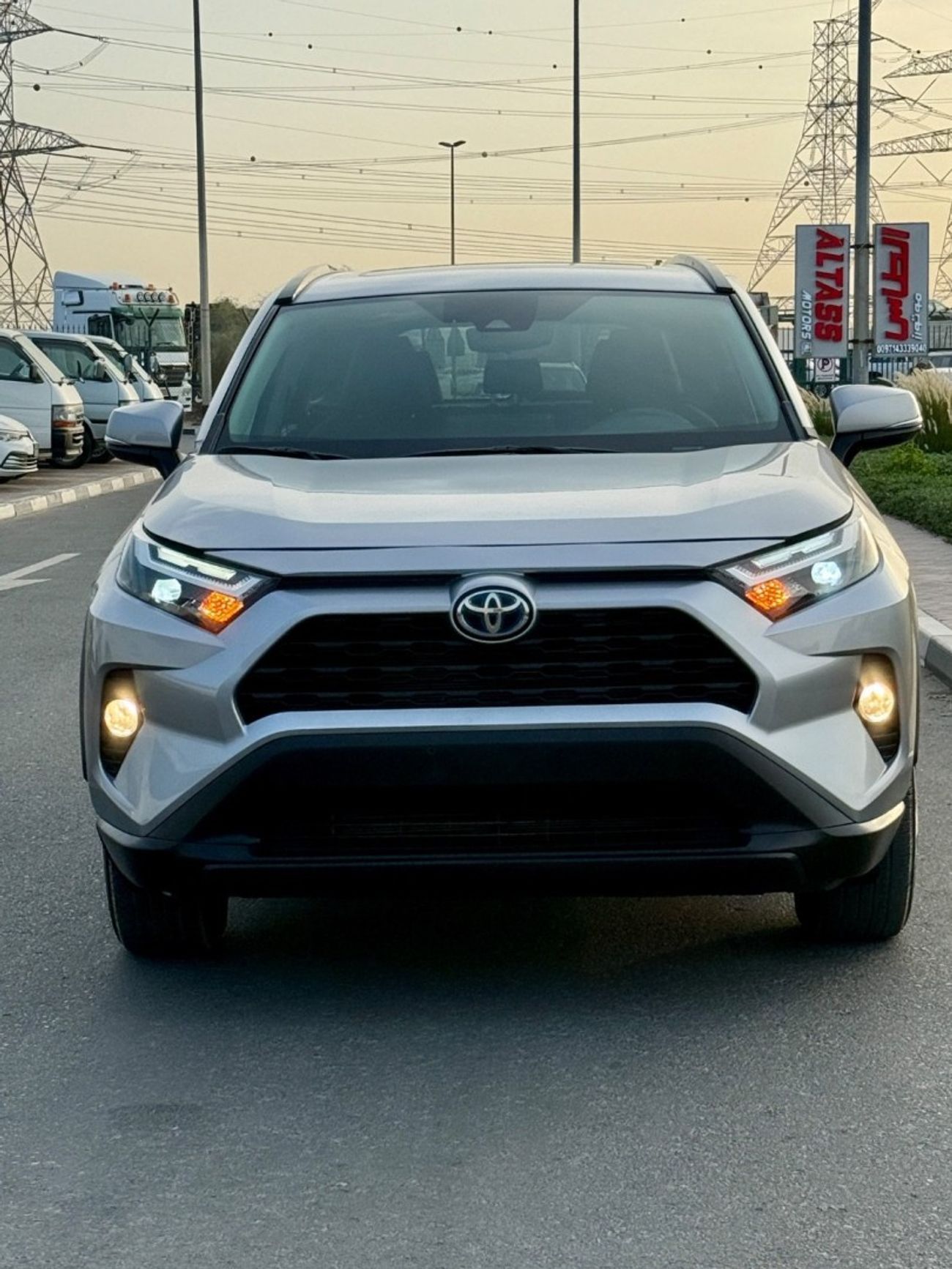 تويوتا راف ٤ XLE 2.5L