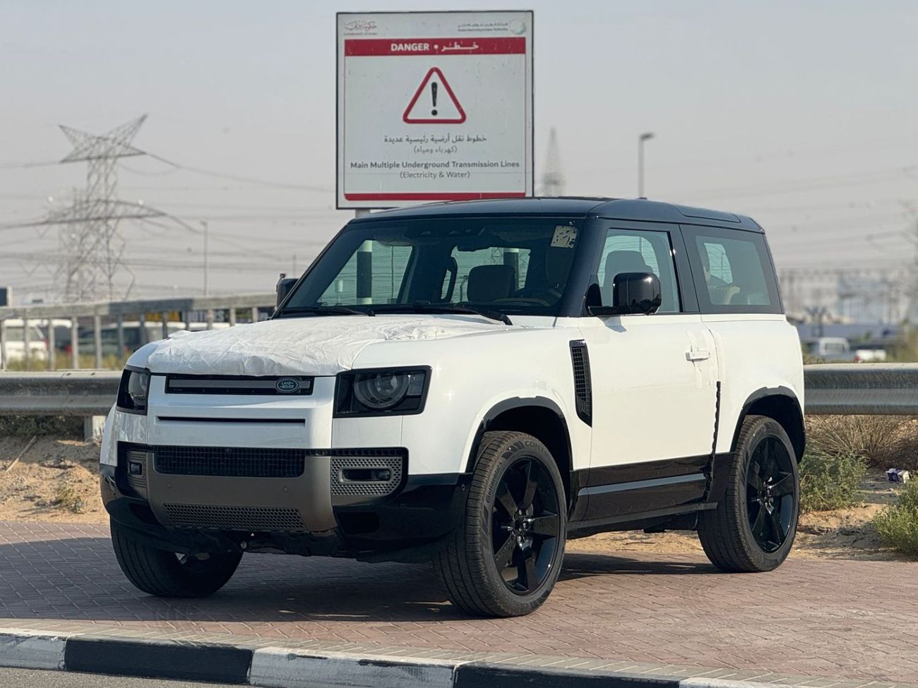 Land Rover Defender P400 90 SE 3.0L (5 Seater)
