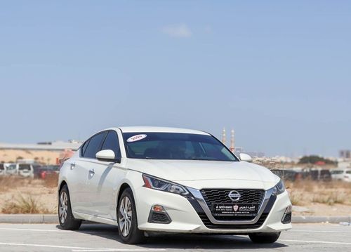 Nissan Altima 2.5 S Nissan Altima 2.5L 2020 original paint GCC  accident-free in excellent condition 888 P.M