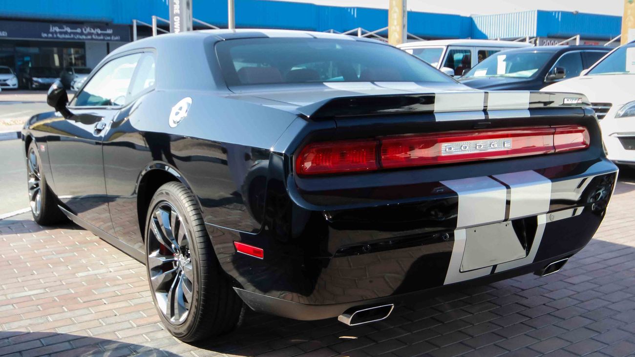 Dodge Challenger HEMI 392 SRT
