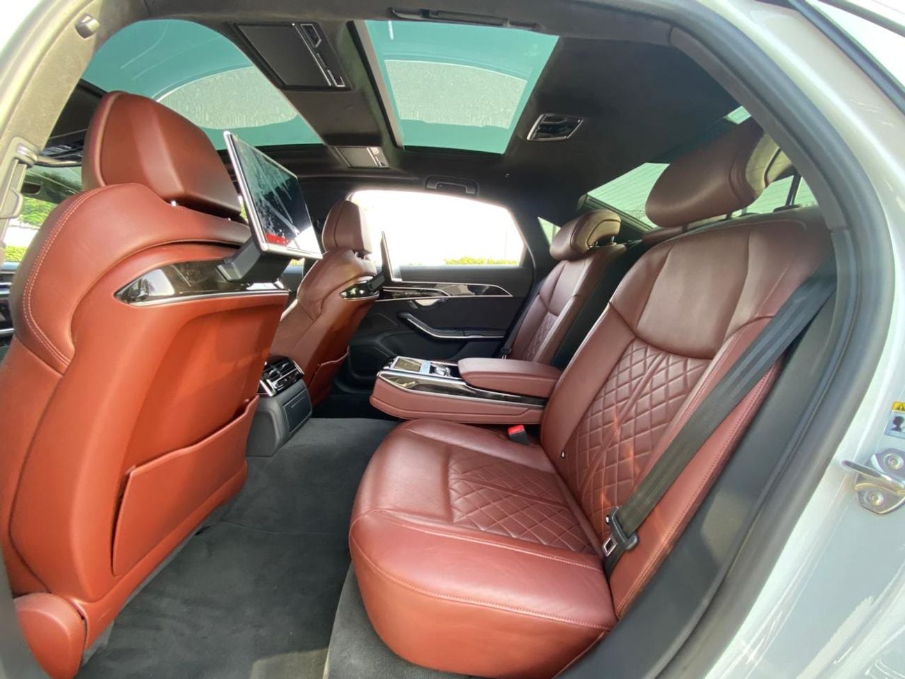 Audi A8 L 60 TFSI