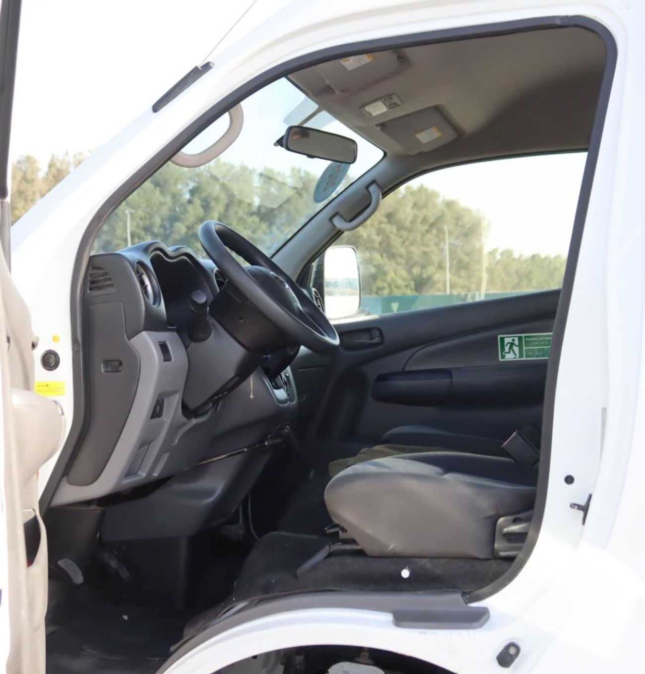 Nissan Urvan Std 2.5L (15 Seater) Nissan Urvan 2.5L 2021 GCC Original Paint accident-free, in excellent condition