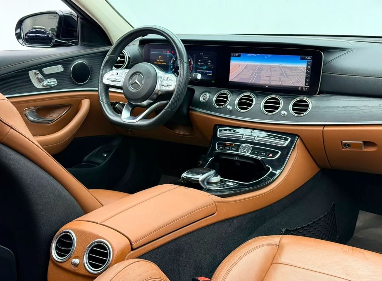 Mercedes Benz E300 AVANTGARDE SPORT 2019 Mercedes Benz E300, Warranty, Full Service History, Fully Loaded, Excellent Condition, GCC