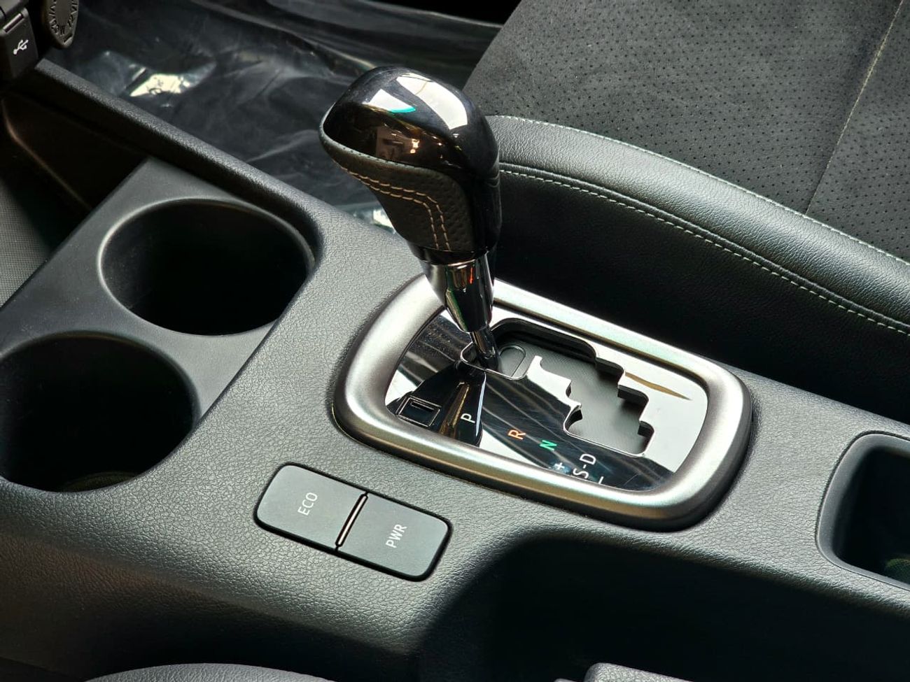 Toyota Hilux GR Sport 4.0L TOYOTA HILUX GR -S PETROL 4.0 - DIGITAL MIRROR - FULL OPTIONS - 2025 MODEL - BLACK INS