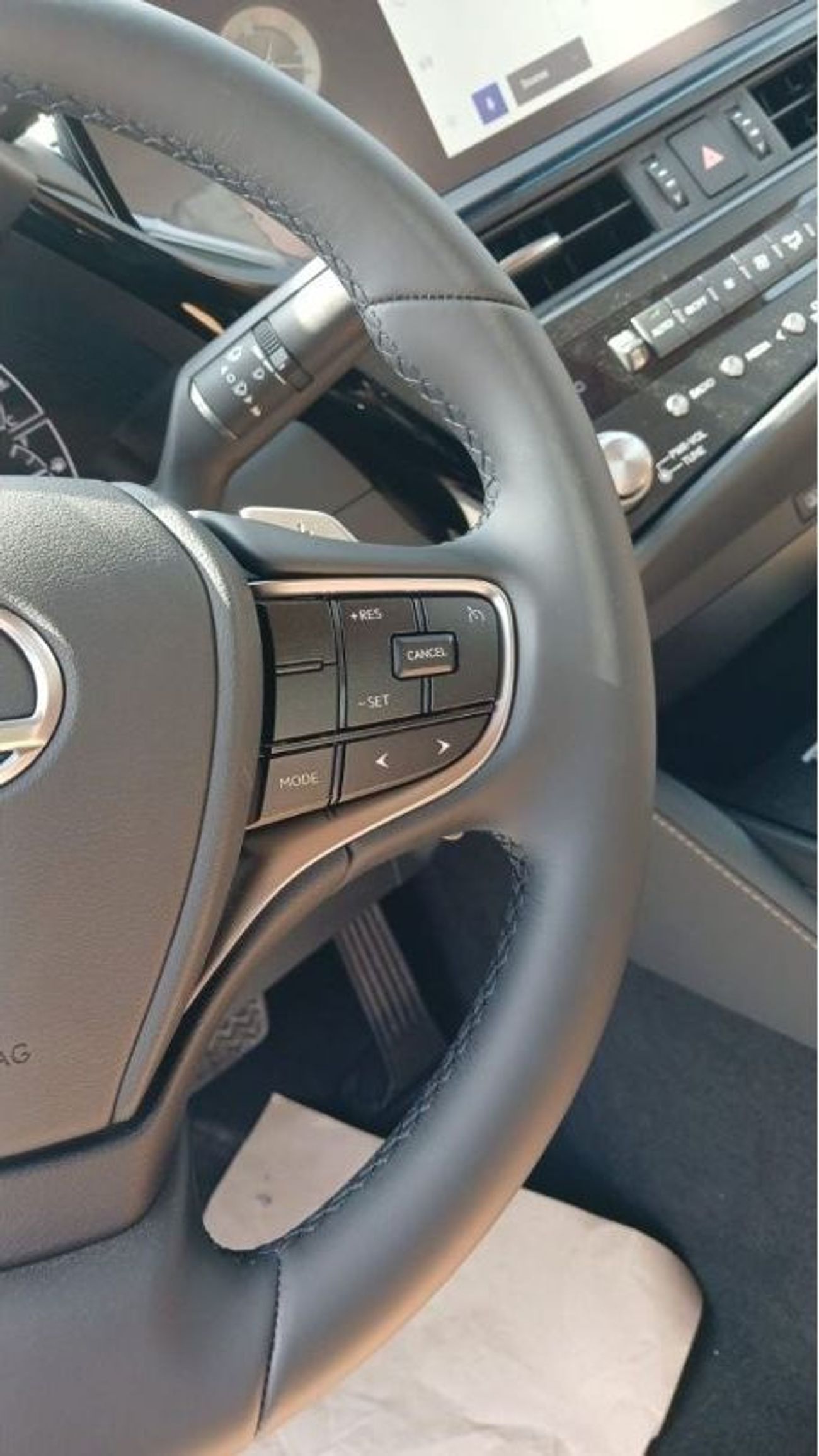 لكزس ES 300 Lexus ES300h 2.5L Hybrid, Sedan, Model 2023