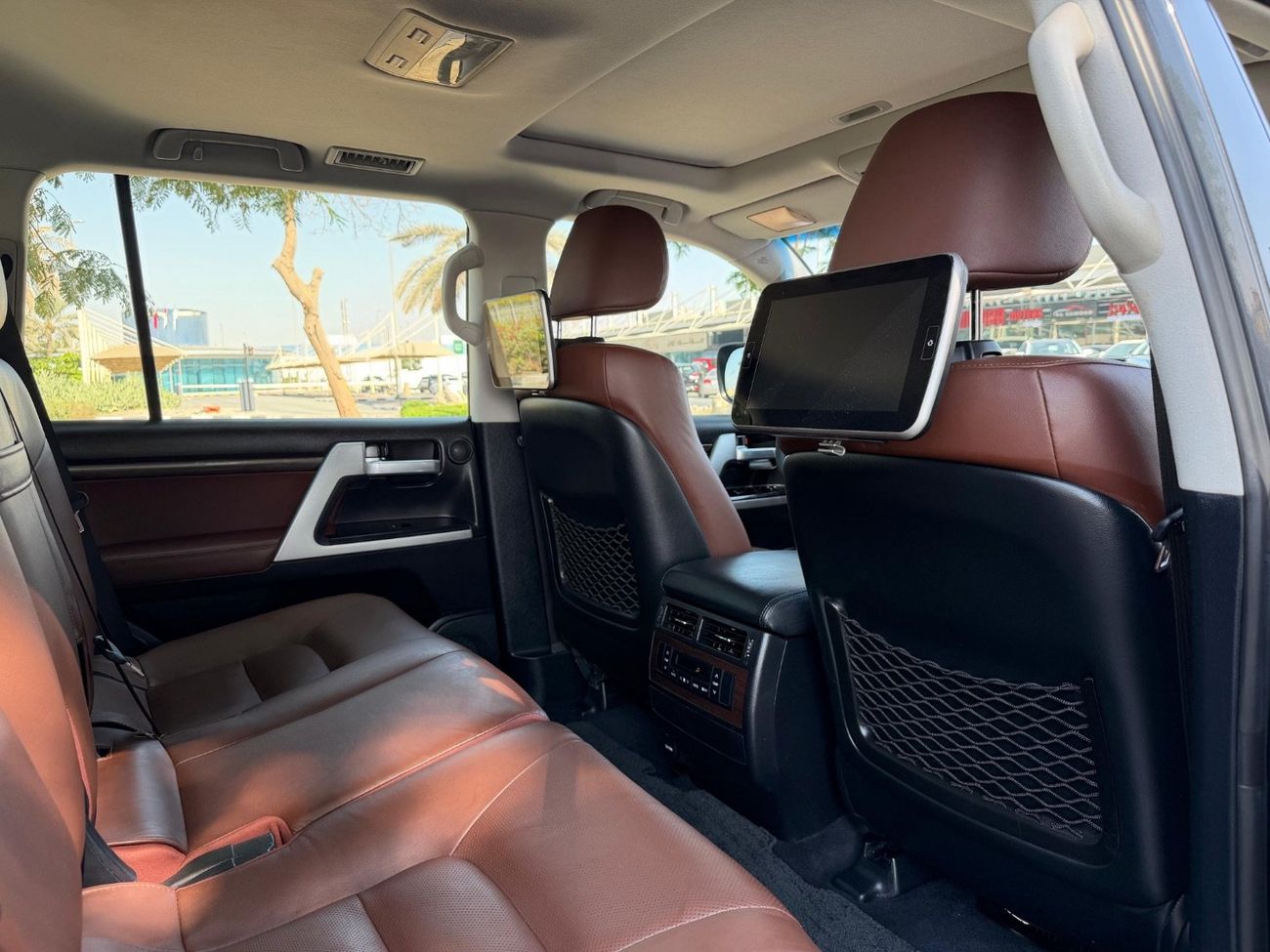 تويوتا لاند كروزر VXR 5.7L 4WD