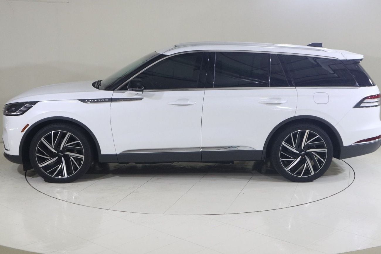 Lincoln Aviator RESERVE AVI425 / AL TAYER MOTORS AL QOUZ SHOWROOM