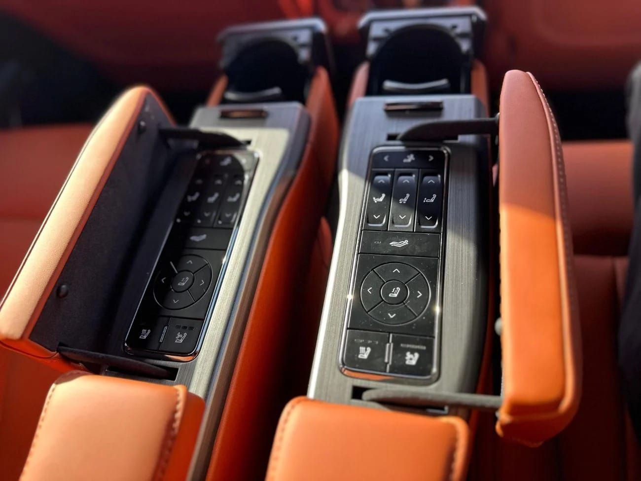 روكس 01 rox  01  2026 model  7  seats and 6 seats   ready stock