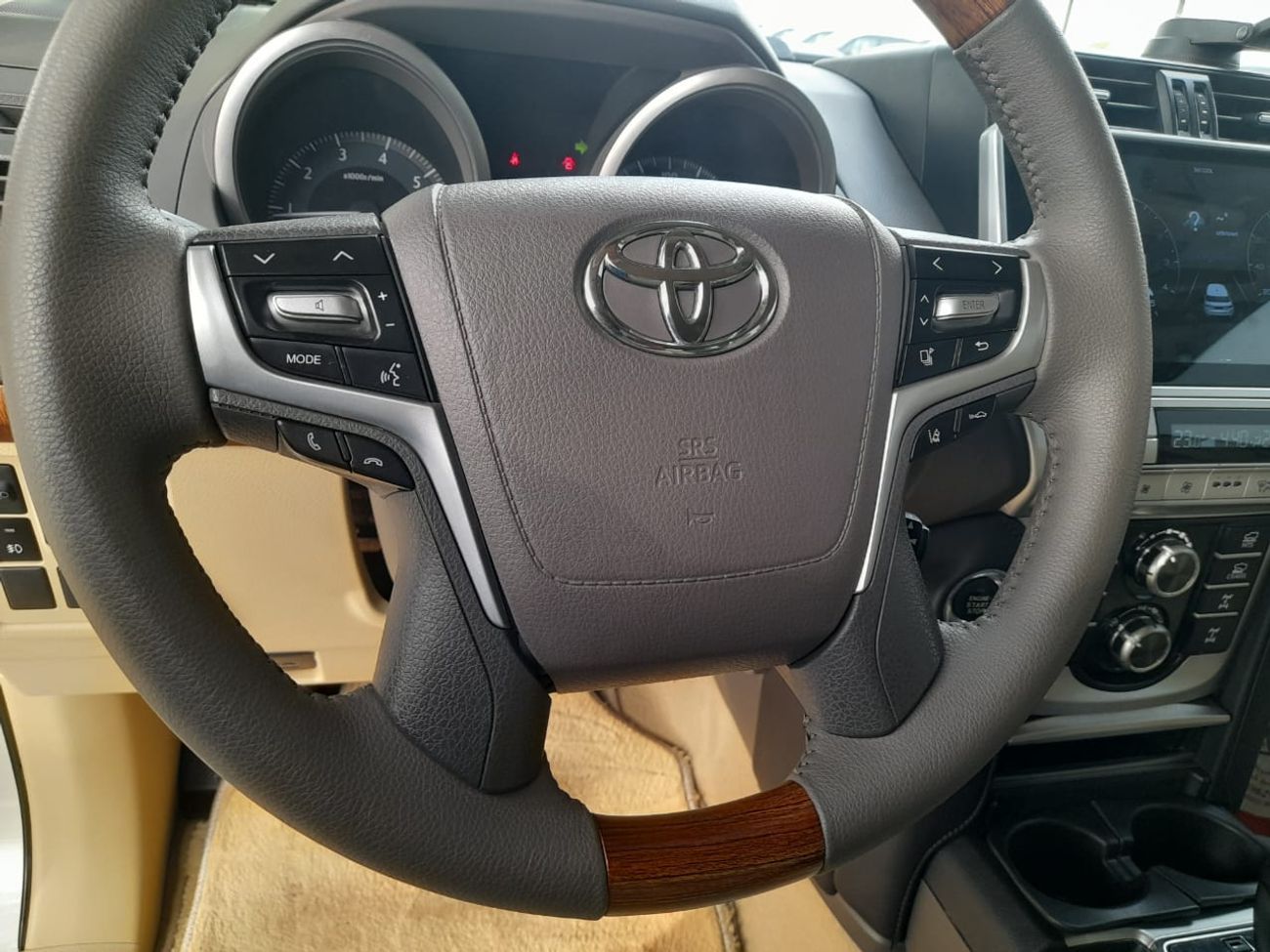 Toyota Prado Left hand drive petrol V6 Auto hydraulic suspension facelifted original car