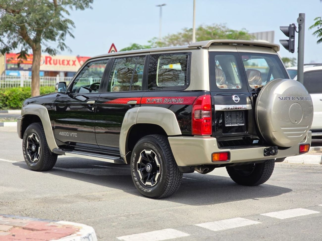 Nissan Patrol Super Safari SUPER SAFARI 2022 GCC LOW MILEAGE WITH AGENCY SERVICE CONTRACT IN MINT CONDITION