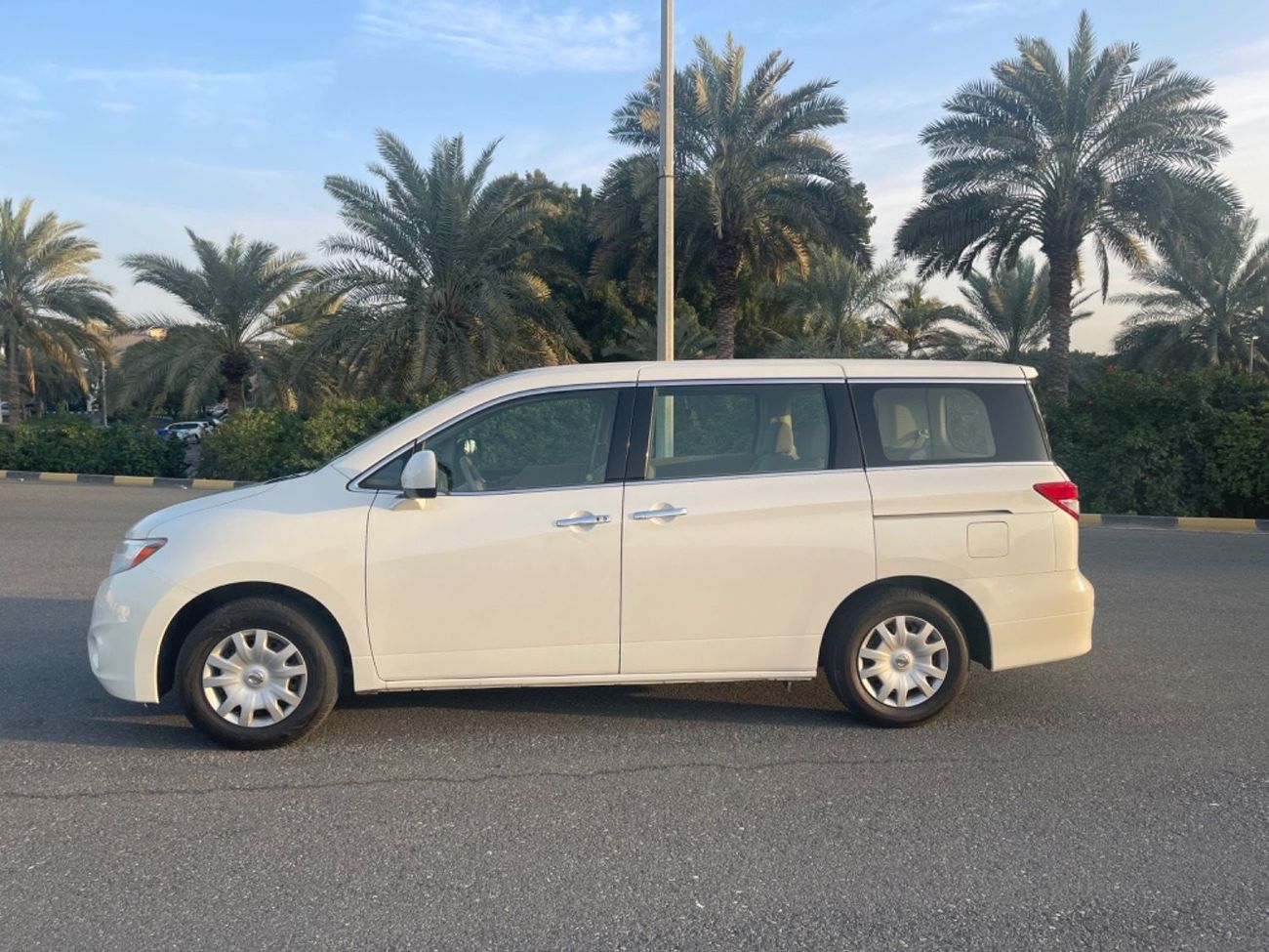 Nissan Quest NISSAN _ QUEST _Model 2013 - VERY GOOD CONDITION