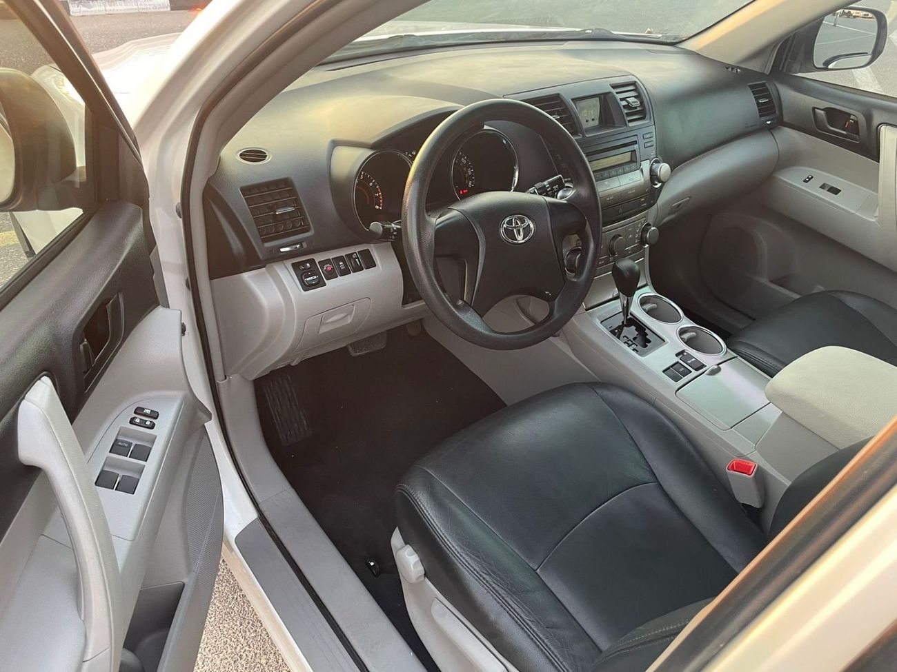 تويوتا هايلاندر 2012 Toyota Highlander LE+ MidOption - 3.5L V6 - 7 Seater - Fully Maintained - 90,000 Mileage