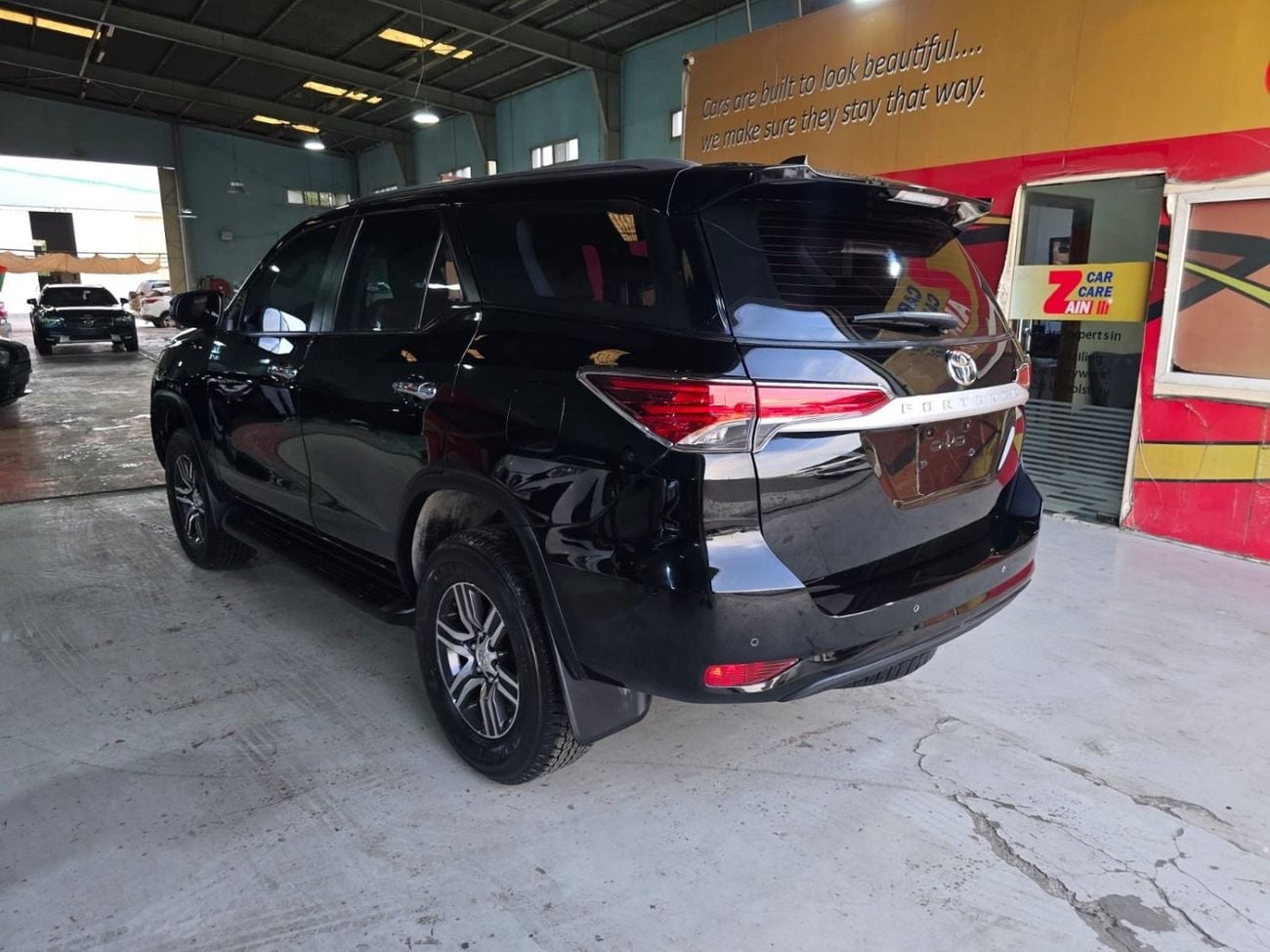 Toyota Fortuner EXR 2.7L (160 HP)