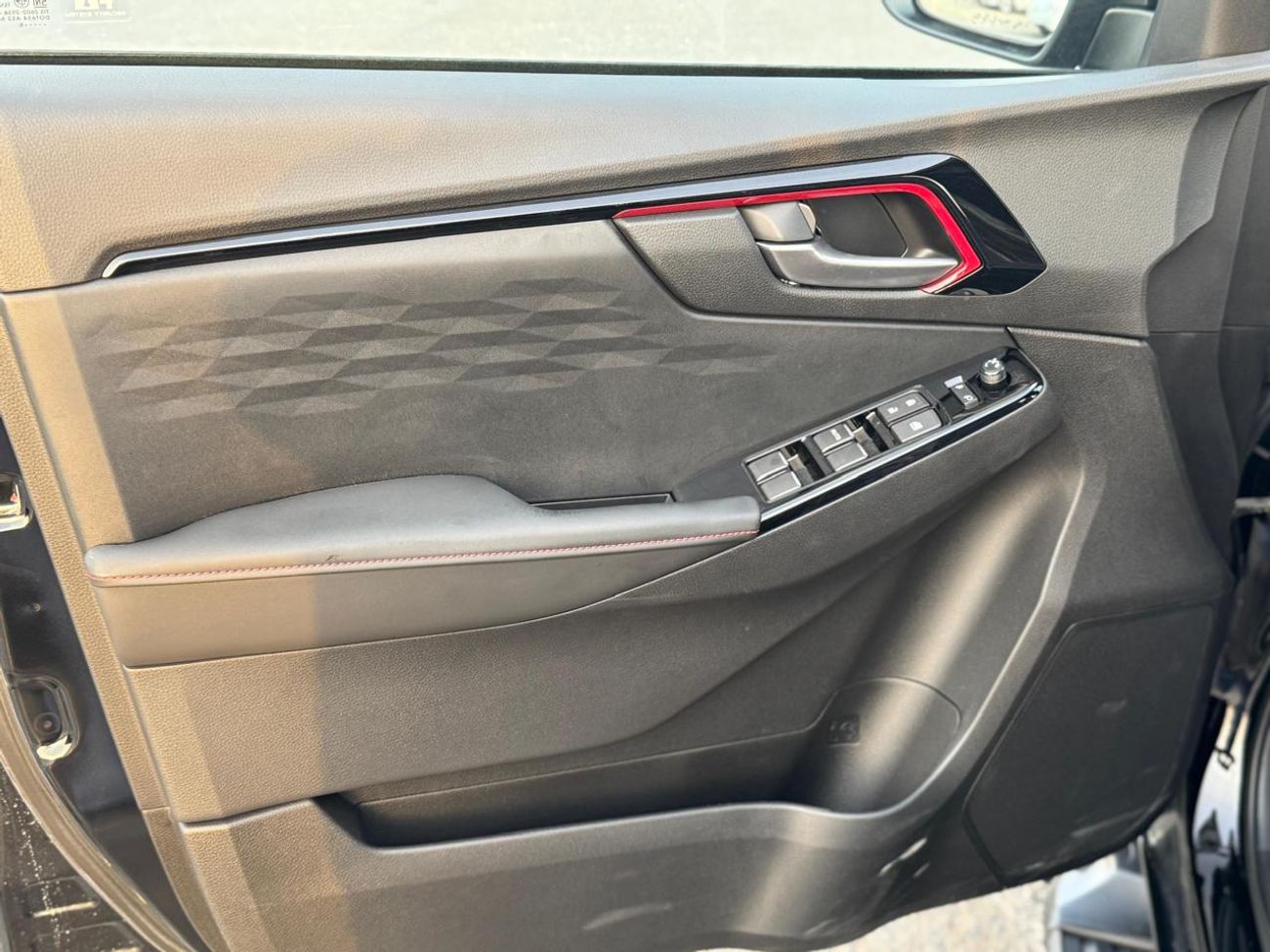 إيسوزو D ماكس 3.0L Crew Cab 4WD GT