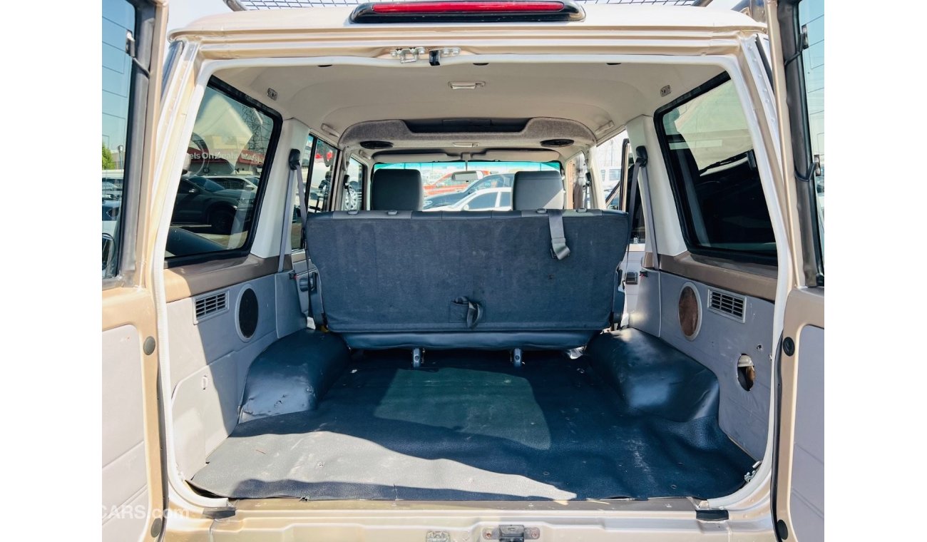 Toyota Land Cruiser Hard Top