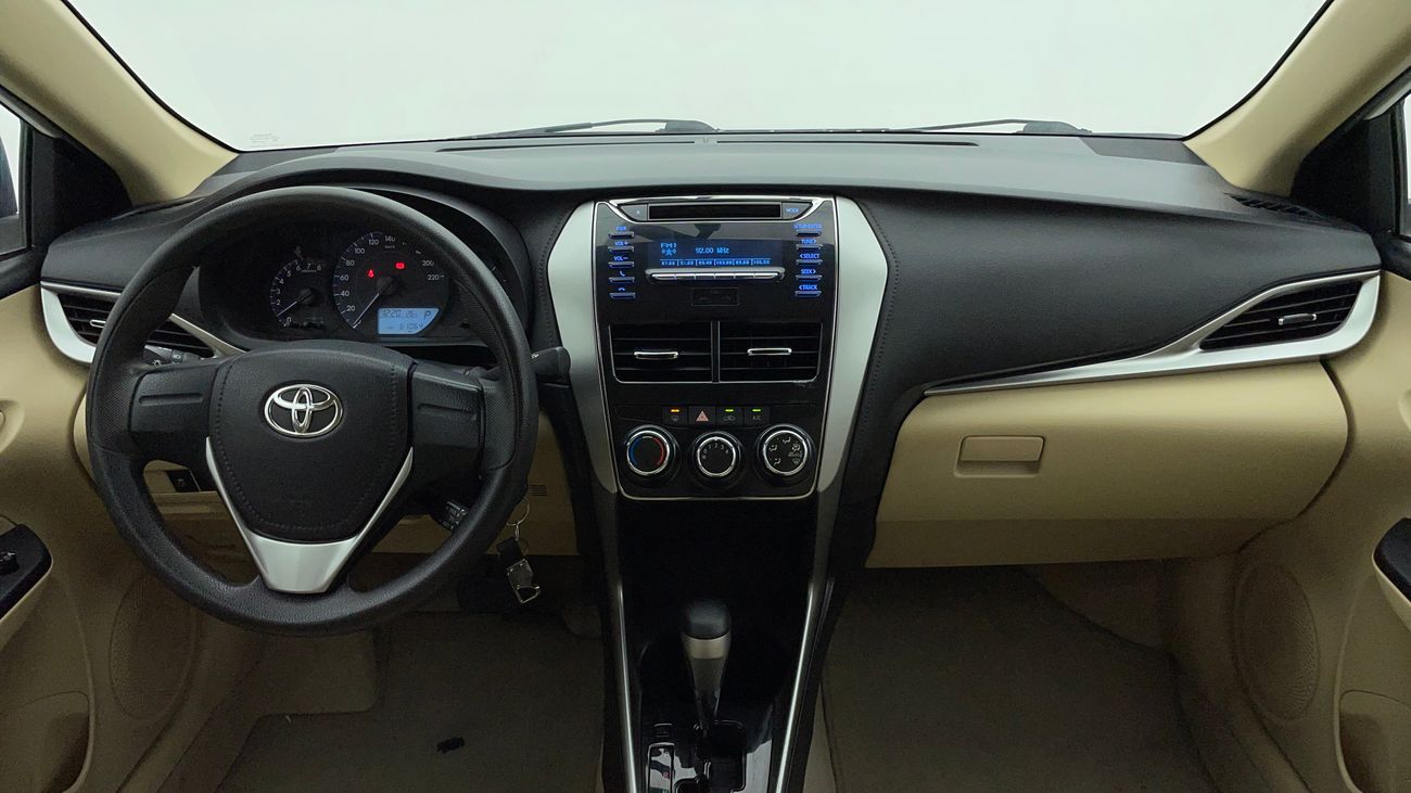 تويوتا يارس SE 1.5 | بدون دفعة مقدمة | اختبار قيادة مجاني للمنزل