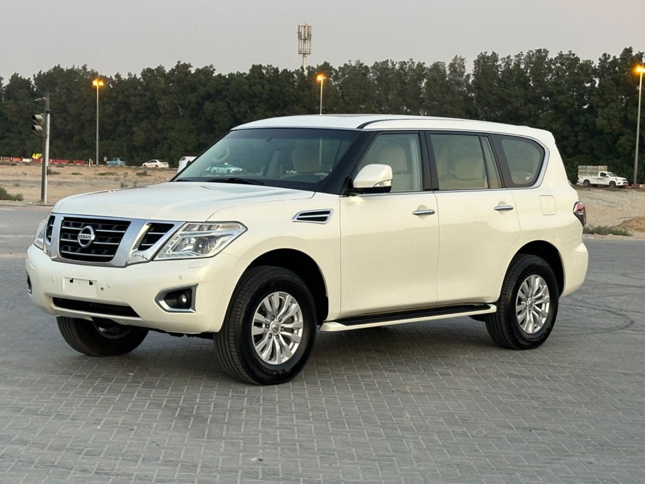 Nissan Patrol SE 4.0L MODEL 2017 GCC CAR PERFECT CONDITION INSIDE AND OUTSIDE FULL OPTION