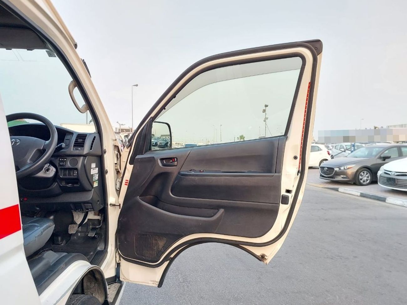 Toyota Hiace TOYOTA HIACE VAN AMBULANCE RHD 2016 MODEL 2.7 L PETROL AUTOMATIC(PM15710)