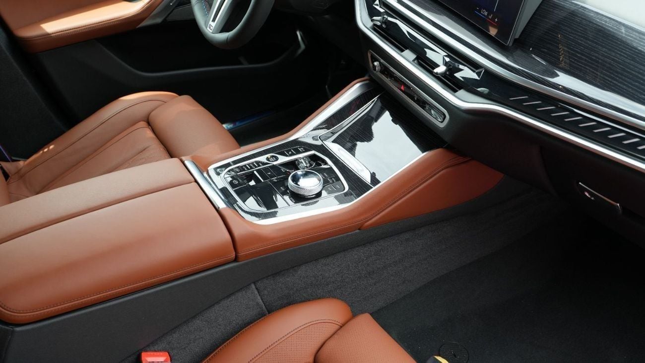بي أم دبليو X6 M60i LUXURY M60i xDrive V8 2026MY Export Only