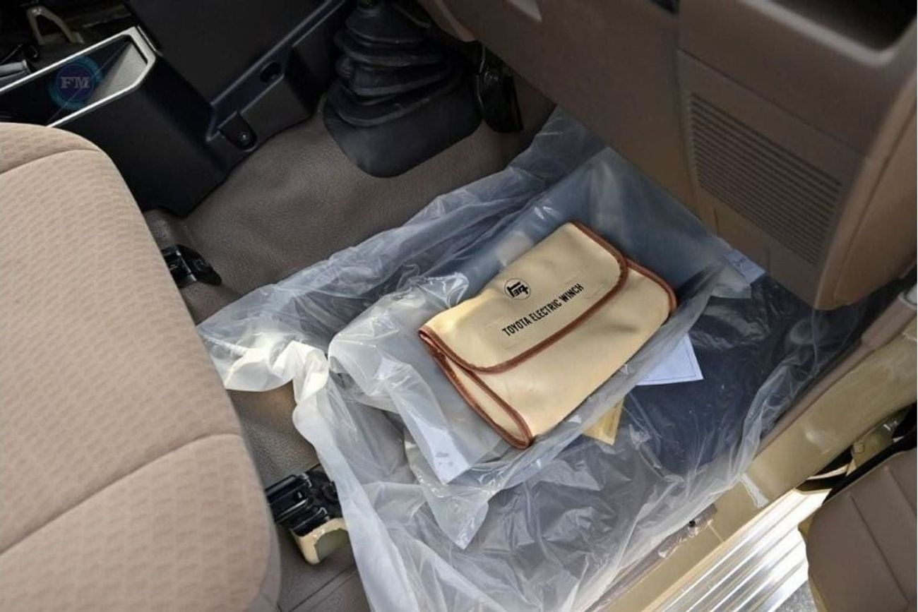 Toyota Land Cruiser Pick Up Single Cab DLX 4.0L Petrol 4WD Automatic