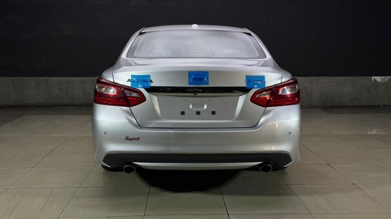 نيسان ألتيما