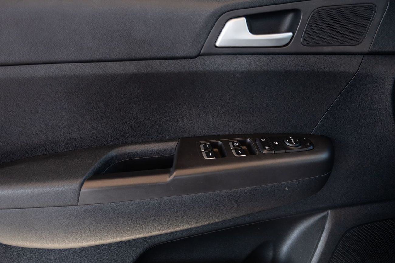 كيا سبورتيج LX 1.6L