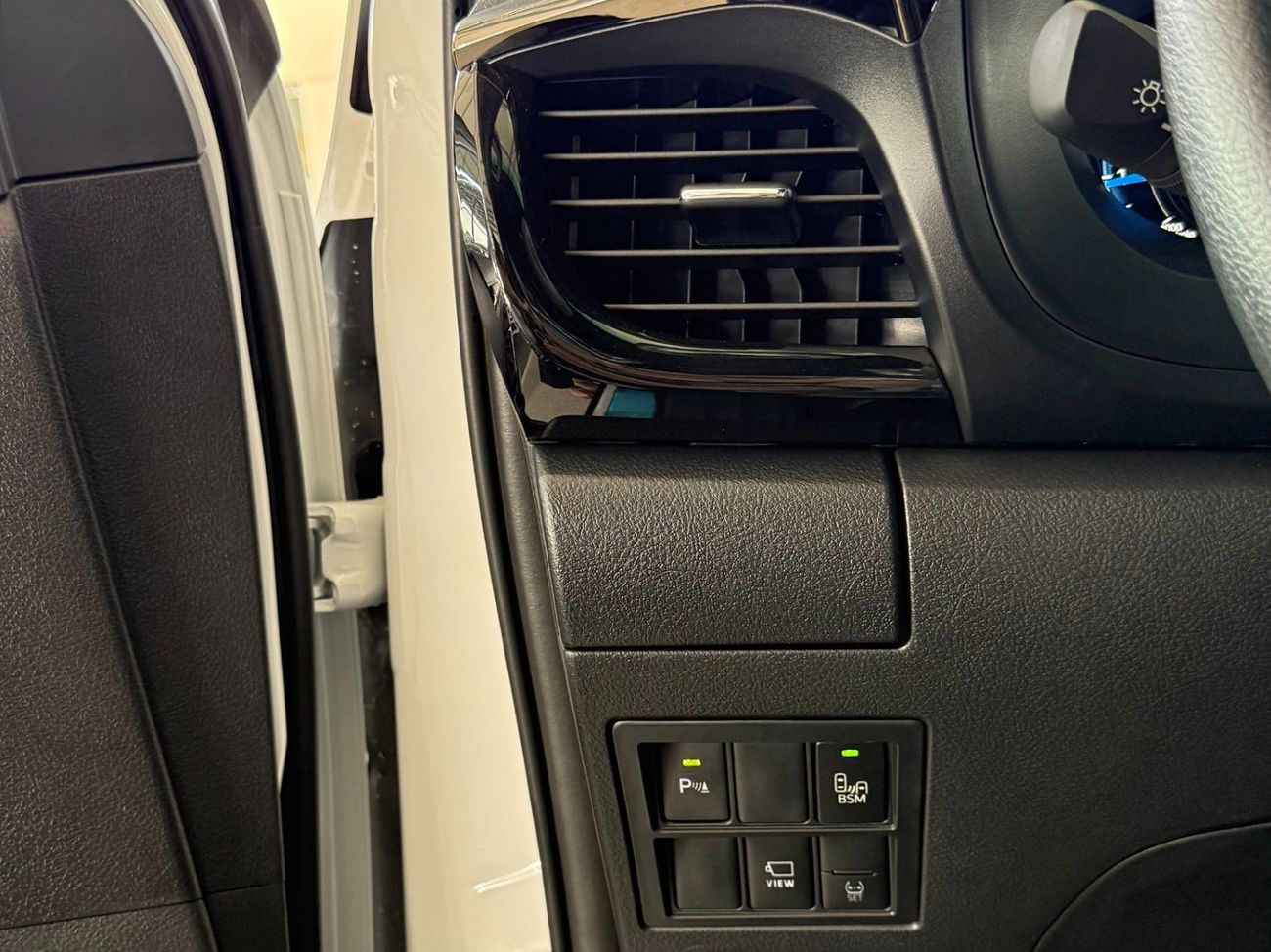 Toyota Hilux 2026 4.0 V6 **EXPORT ONLY**التصدير فقط خارج الخليج***