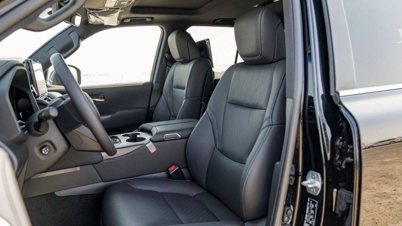 تويوتا لاند كروزر Toyota land cruiser VXR 3.5L Petrol Full Option 2025