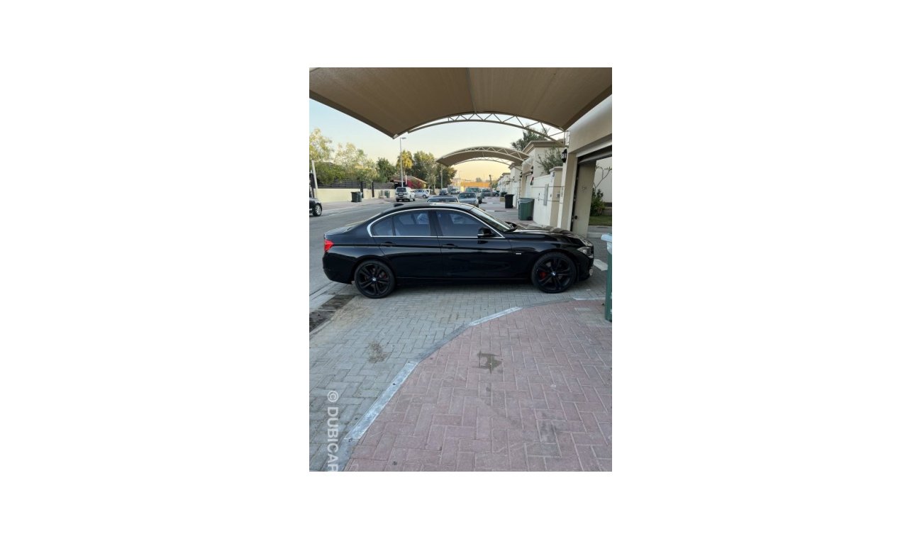 بي أم دبليو 335 Luxury