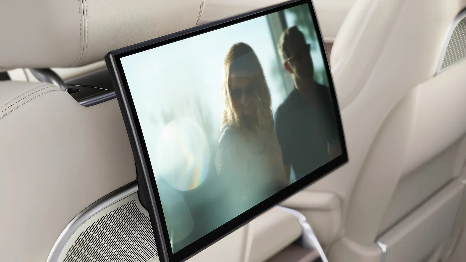 Land Rover Range Rover interior - Rear Seat Screen