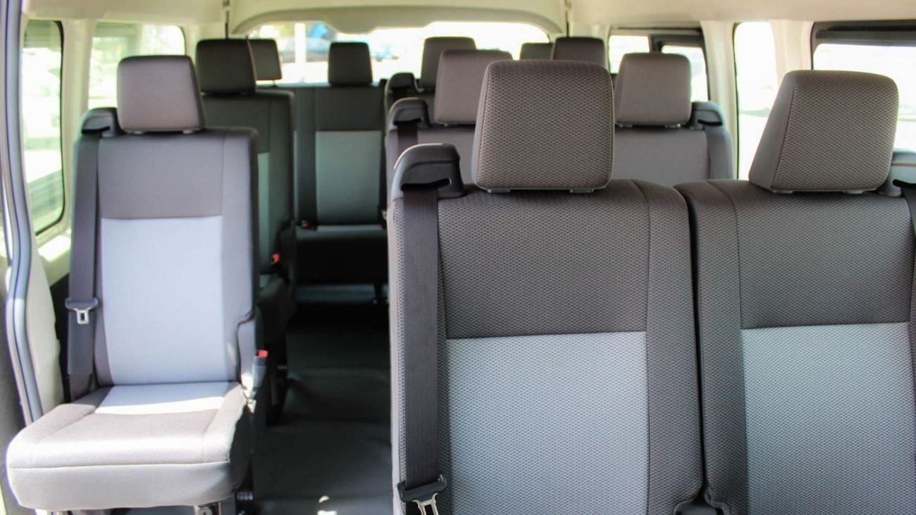 Toyota Hiace 2.8L DIESEL HIGHROOF 14 SEATER MANUAL TRANSMISSION ( FOR RE-EXPORT ONLY )