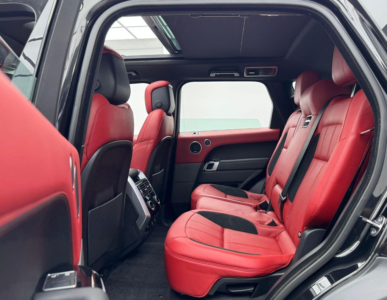 لاند روفر رينج روفر سبورت HSE DYNAMIC 5.0L (525 HP) 2020 Range Rover Sport HSE R Dynamic, Warranty, Full Range Rover Service H