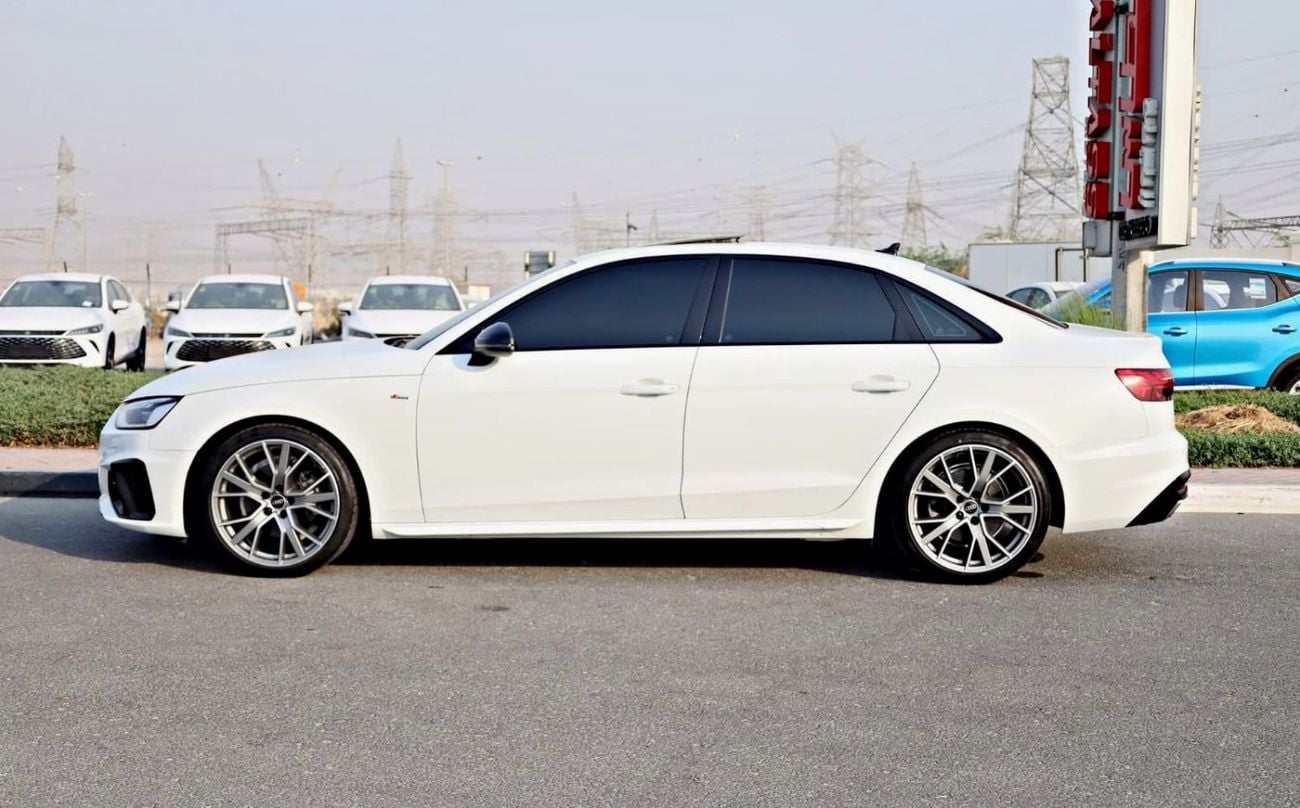 أودي A4 40 TFSI S-LINE