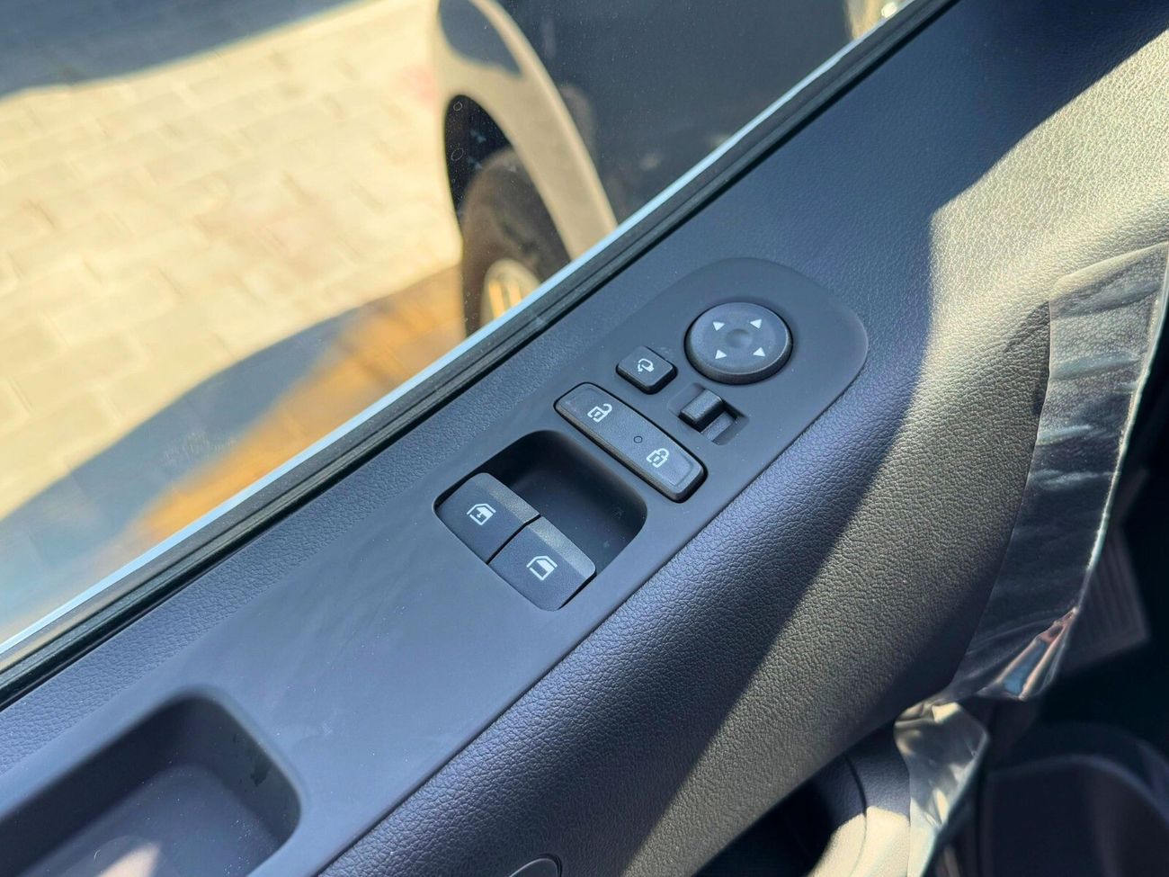 هيونداي ستاريا 3.5L V6  PETROL A/T / PUSH START / BASIC "9" SEATER / 2024 MY