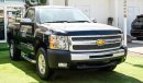 Chevrolet Silverado Gulf Pickup, one door, screen, rings, sensors, fog lights, remote operation, in excellent condition,