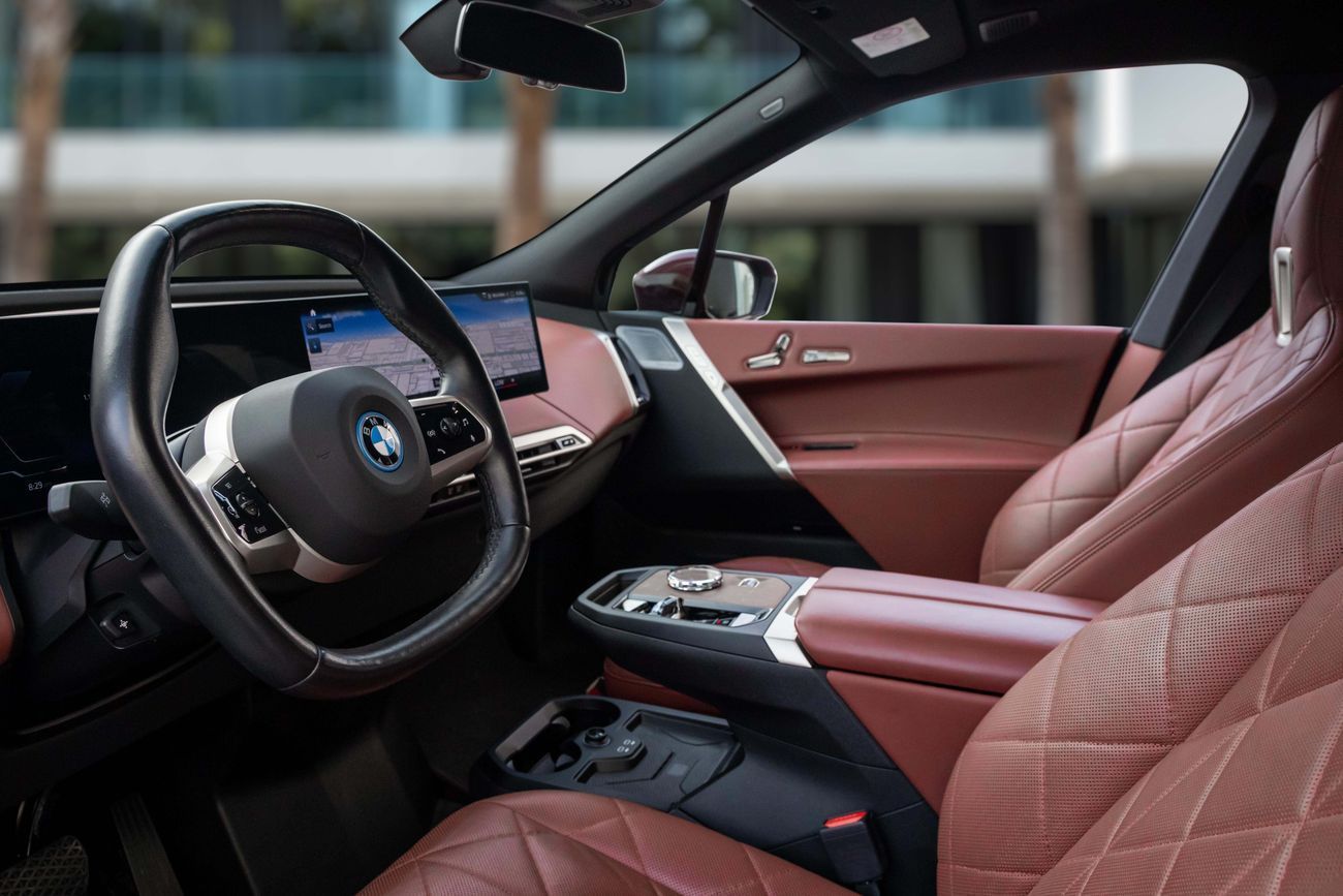 BMW iX IX xDrive40 | 3,780 P.M | 0% Downpayment | Agency Warranty 2028!