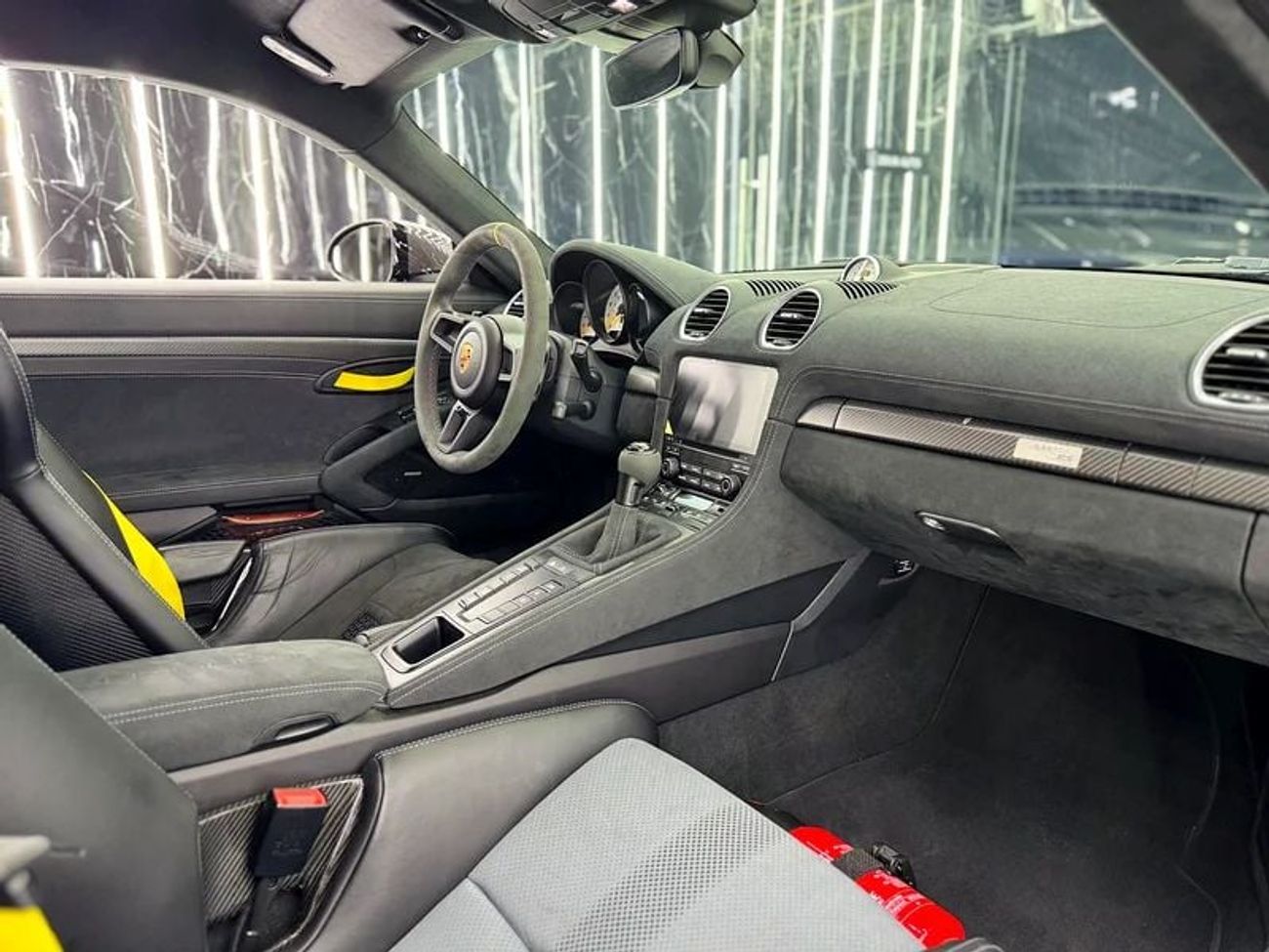 Porsche 718 Cayman GT4 RS 4.0L (493 HP) A/T