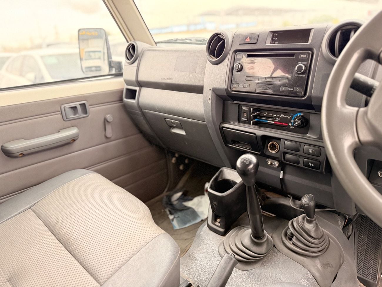 Toyota Land Cruiser 70 LC76 STD