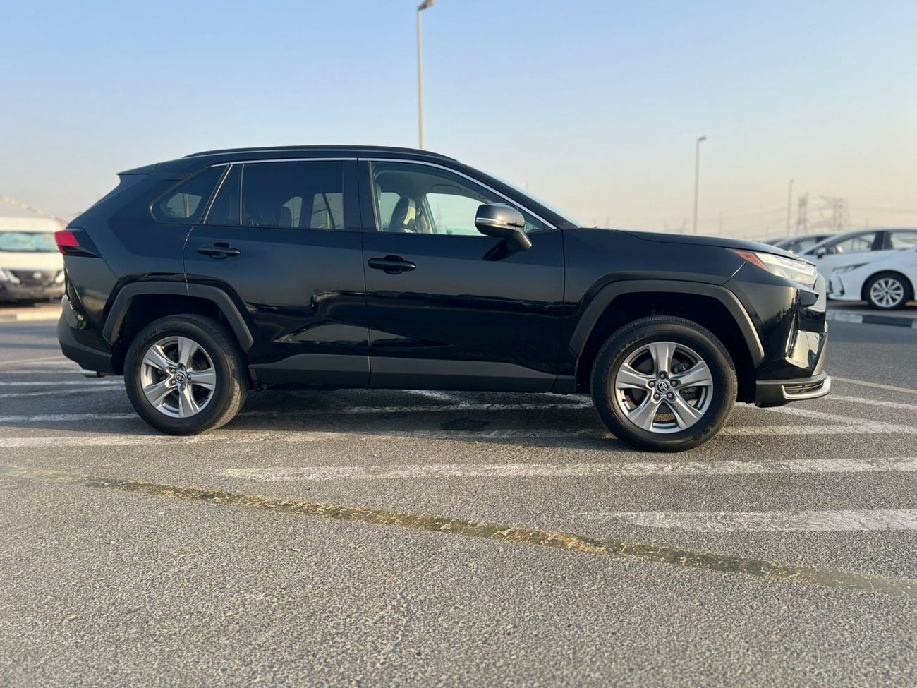 Toyota RAV4 2023 Toyota RAV4, XLE - 2.5L -V4 - 4 Wheel Drive - 4X4 - ELECTRIC  & LEATHER SEATS - PUSH START - Re