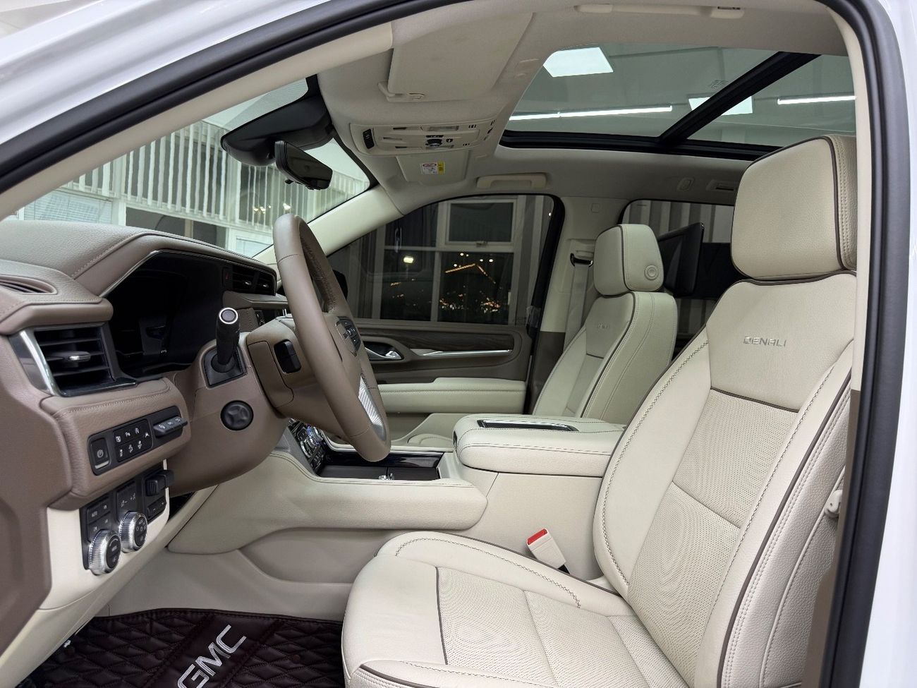 GMC Yukon XL GCC .. FSH .. 6,2L .. XL .