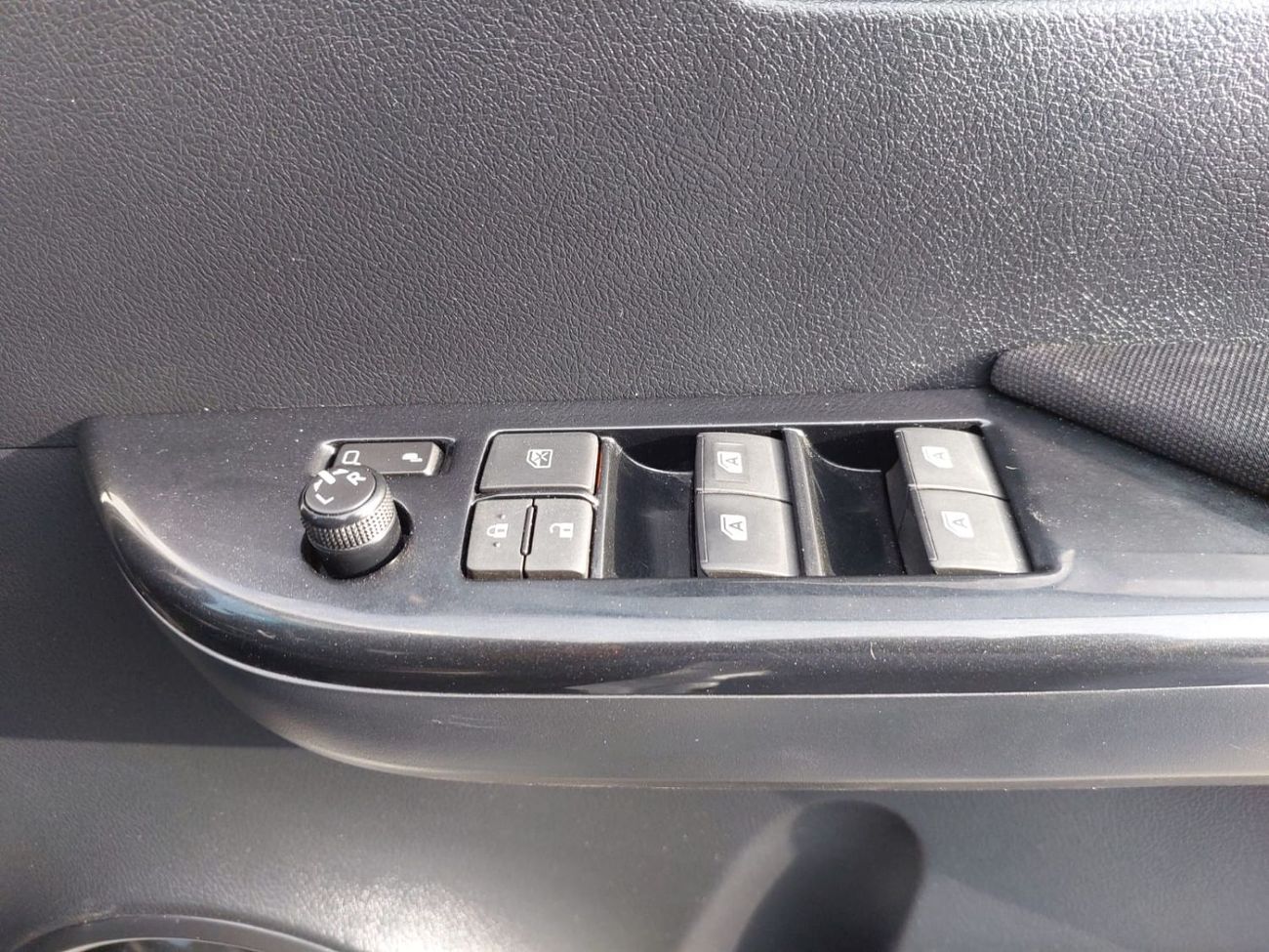 Toyota Hilux (RAMADAN OFFER) TOYOTA HILUX PICKUP RHD 2023 MODEL 2.8 L DIESEL AUTOMATIC(PM81485)