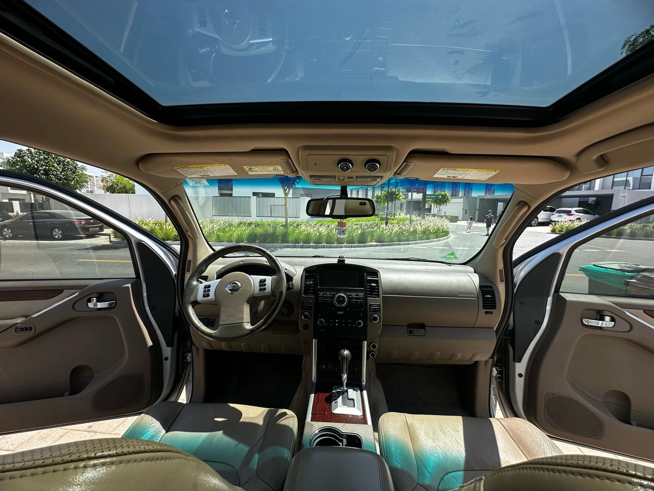 Nissan Pathfinder LE Full Option