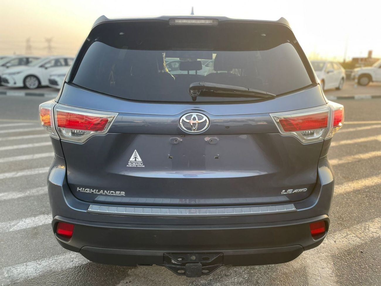 Toyota Highlander 2015 Toyota Highlander LE MidOption+ 3.5L V6 - AWD 4x4 - 7 Seater - Trunk Auto -