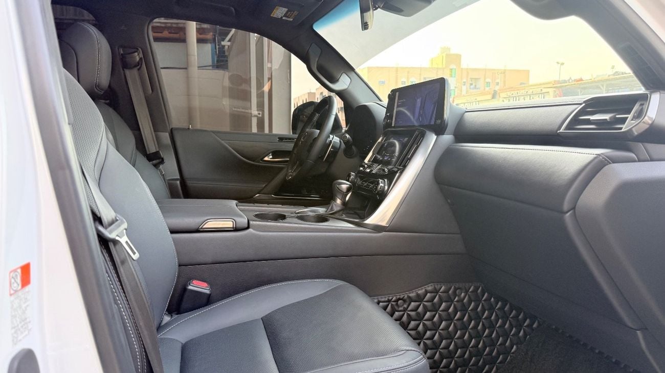 Lexus LX600 SIGNATURE