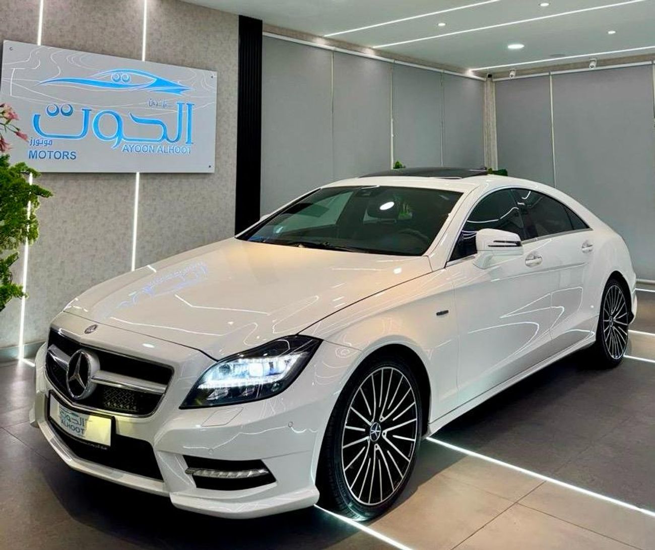 مرسيدس بنز CLS 350 AMG 3.5L AMG MERCEDES *CLS500 KIT* V6 || GCC I| PERFECT CONDITION II TOP OPTIONS