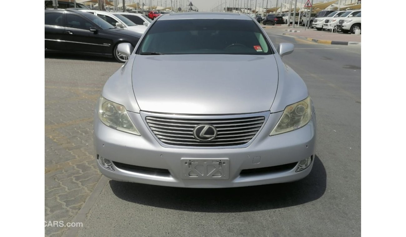 لكزس LS 460 ‏لكزس ال أس 460 ‏موديل 2007 نظيفة جدا السيارة