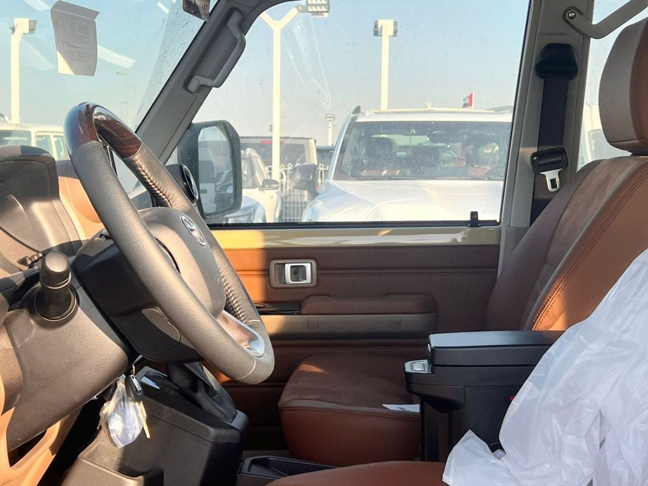 تويوتا لاند كروزر بيك آب Hard Top Std 4.0L